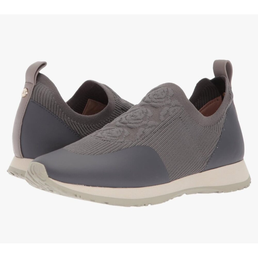 Taryn Rose Cara Knit Pull On Sneakers 7.5